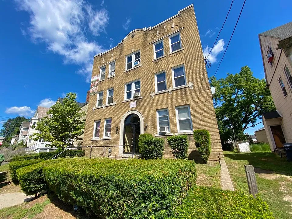 46 Grace St #C4