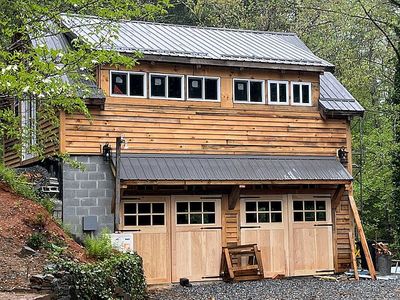 3760 Green River Rd, Zirconia, NC, 28790