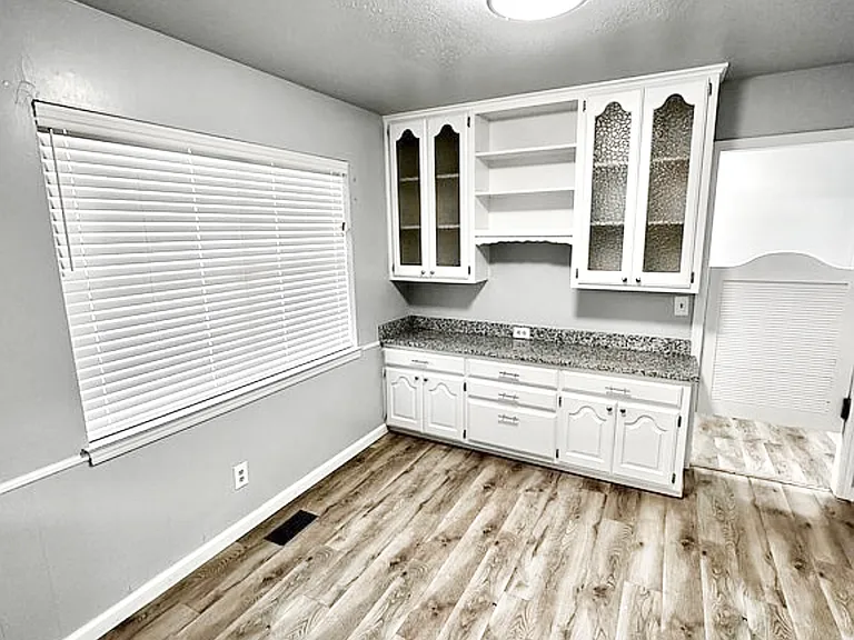 3215 Oakwood Dr — Photo 5