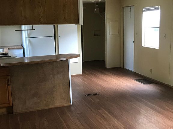 livingroom & kitchen