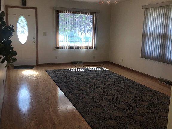4th image of 1533 Avenue E