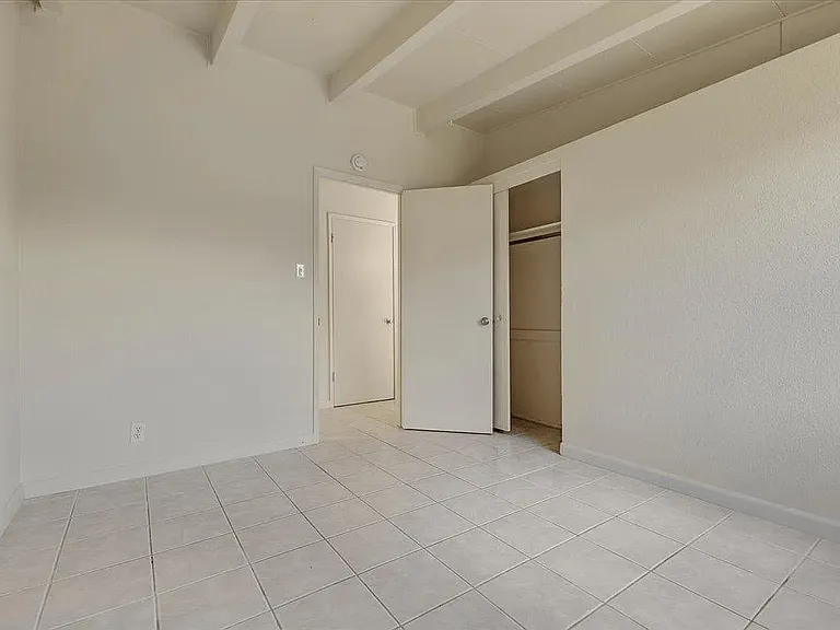 1448 Modoc Ave — Photo 10