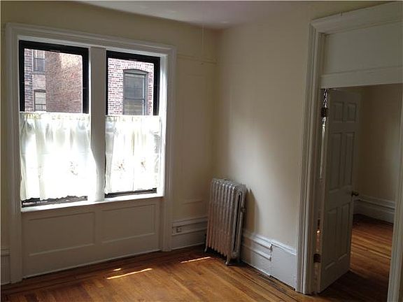 4th image of 510 W 123rd St APT 52