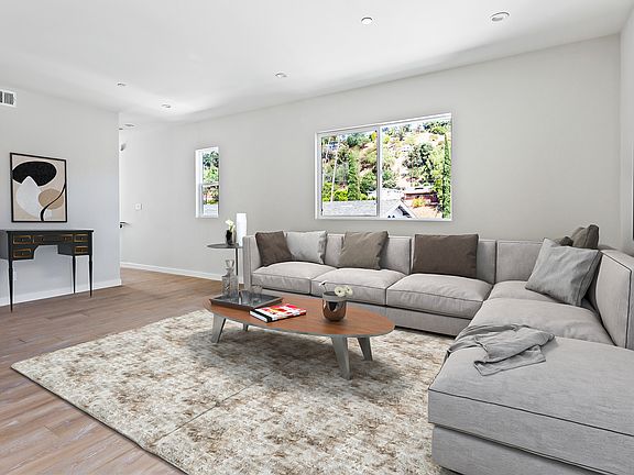 3rd image of 4506 Esmeralda St #2