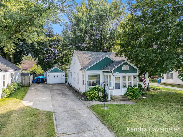200 Farnham St SE, Kentwood, MI 49548