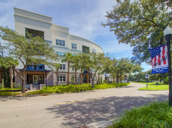 200 River Landing Dr #B205, Daniel Island, SC 29492