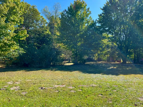 77279 County Road 376, Covert, MI 49043