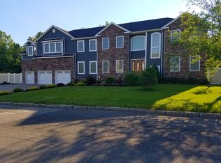 6 Westchester View Ln, White Plains, NY 10607