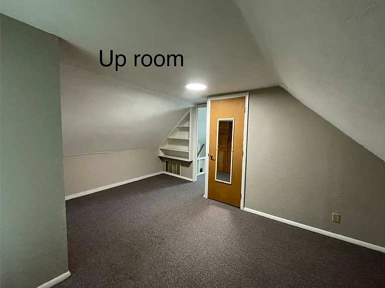423 E Jackson St — Photo 7