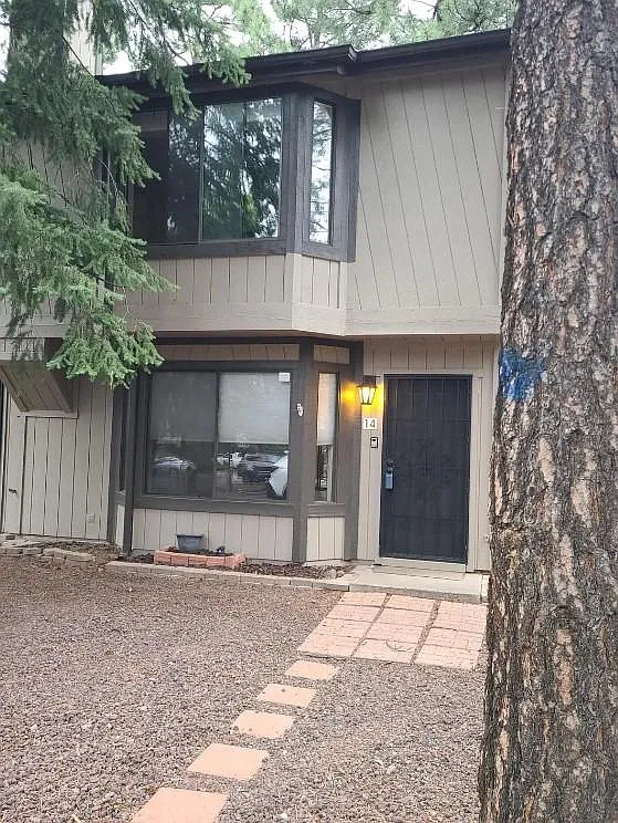 3 bed, 1390 sqft, $1,925 — Photo 1