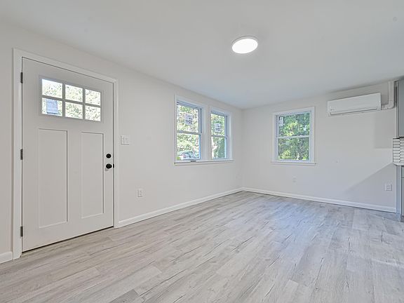 4th image of 414 Tamara Dr