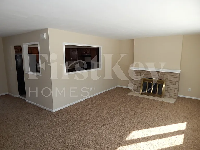 501 Harmony Dr — Photo 8