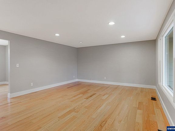 5th image of 1556 Joplin St S
