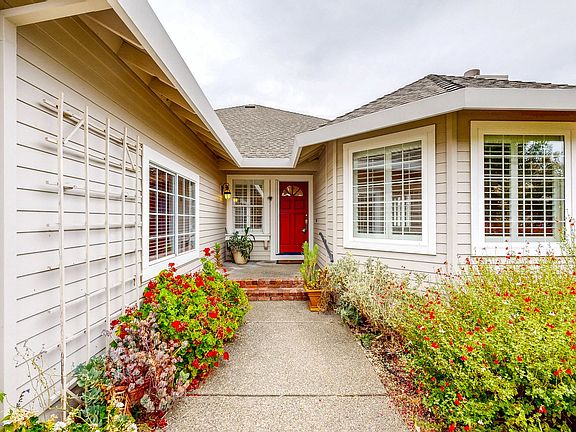4th image of 7971 Oakmont Dr