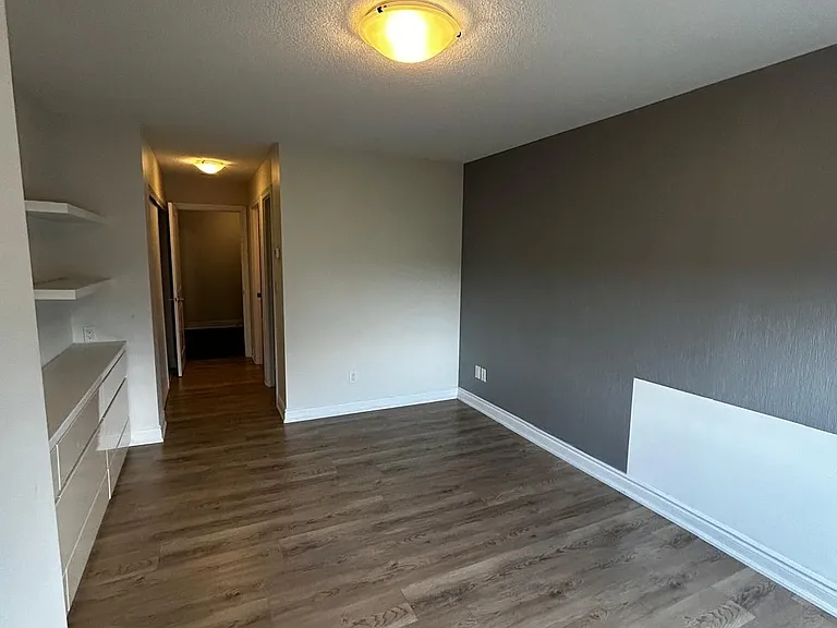 233 S Park Rd #611 — Photo 28