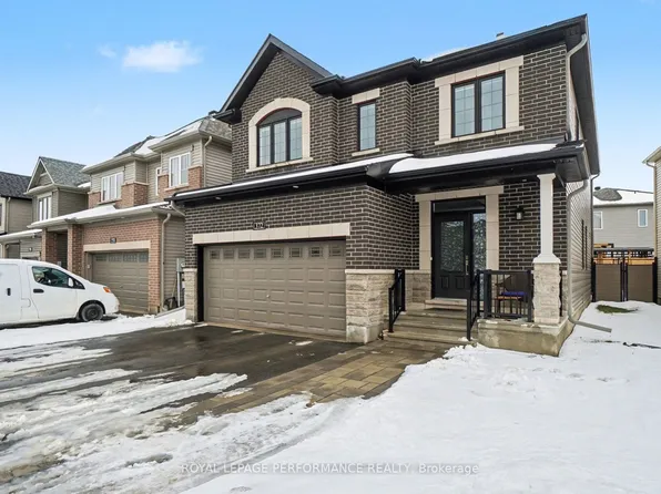 372 Aquaview Dr, Ottawa, ON K4A 5K5