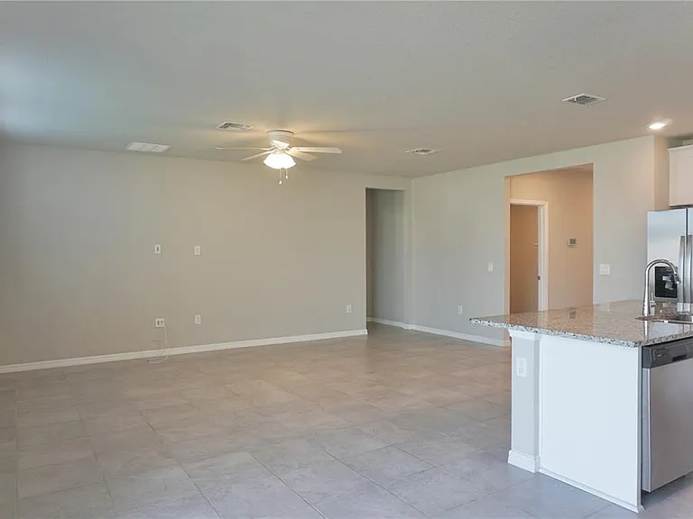 1218 Zambrana Ct — Photo 6