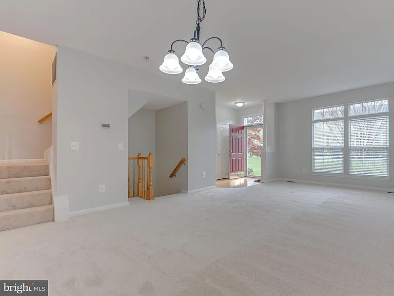 20362 Hartwell St — Photo 4