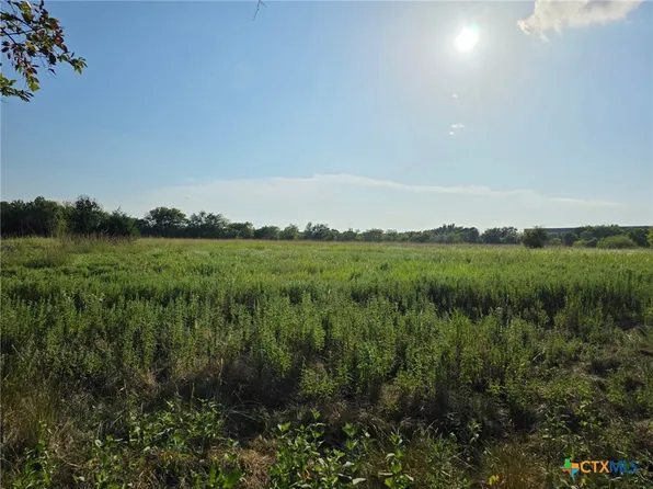 N Grayson St, Groesbeck, TX 76642