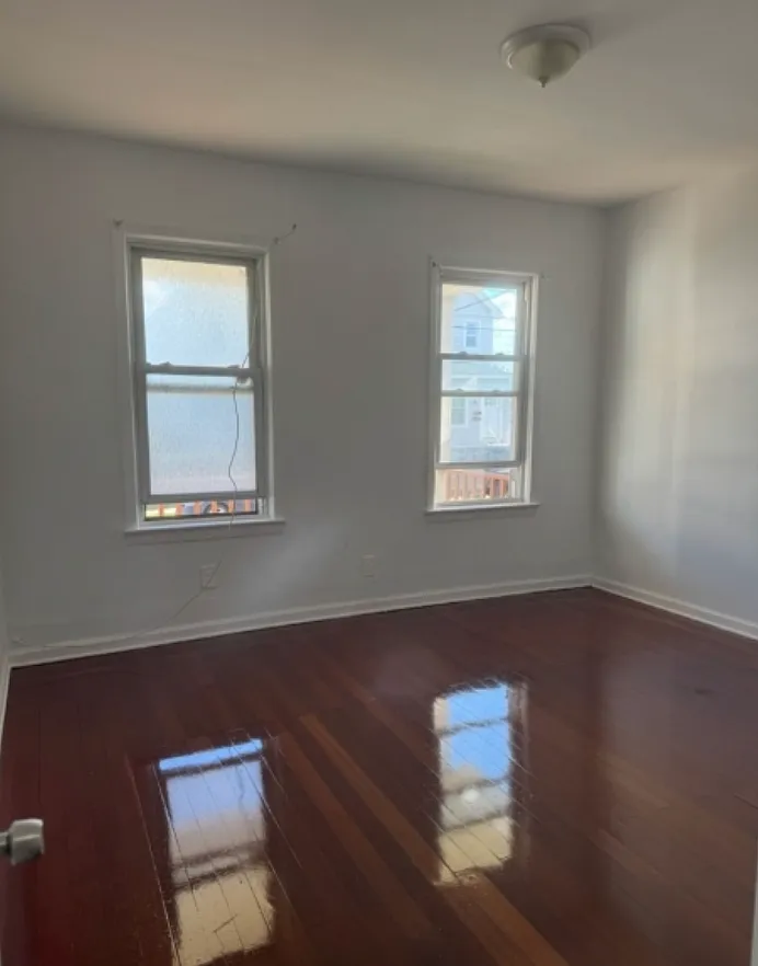 2 bed, 900 sqft, $2,400 — Photo 4