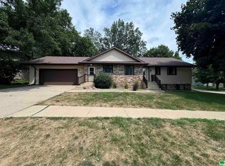 1432 1st Ave SW, Le Mars, IA 51031