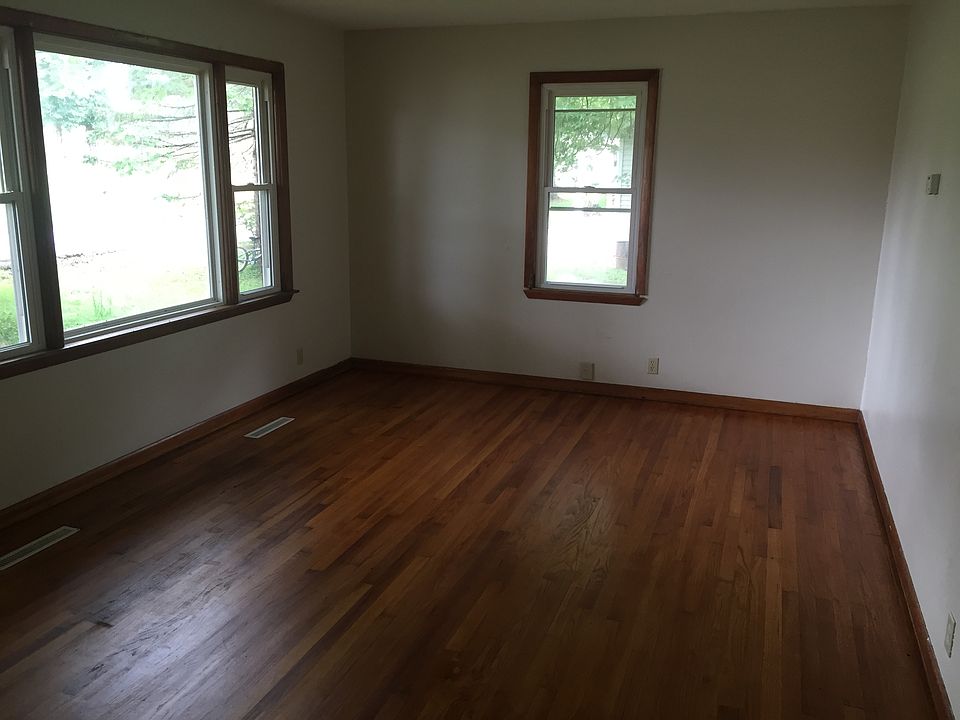 2nd image of 917 N Lafayette St