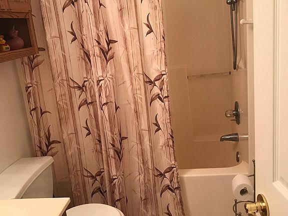 Upstairs guest bathroom