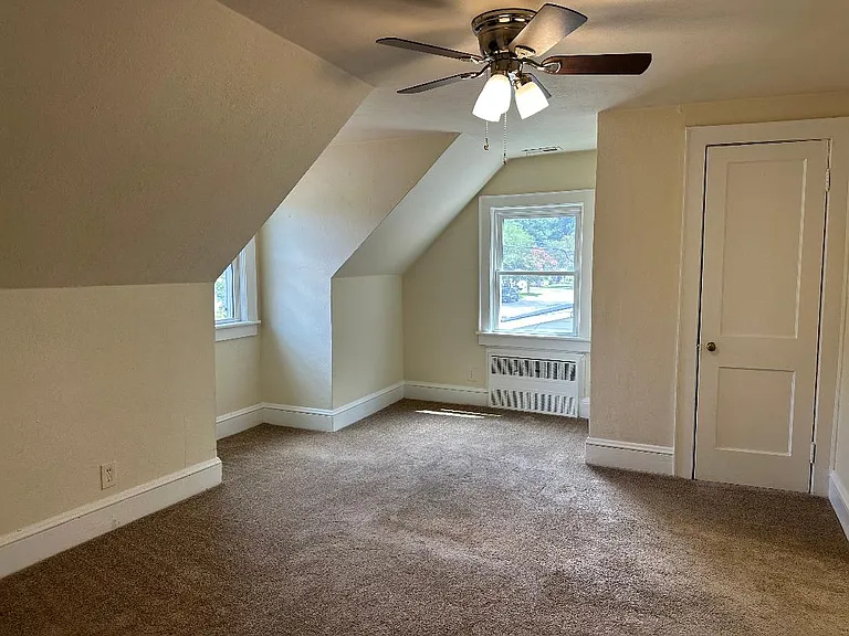 2841 Lens Ave #B — Photo 2