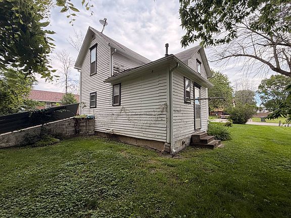 5th image of 118 S Cedar St