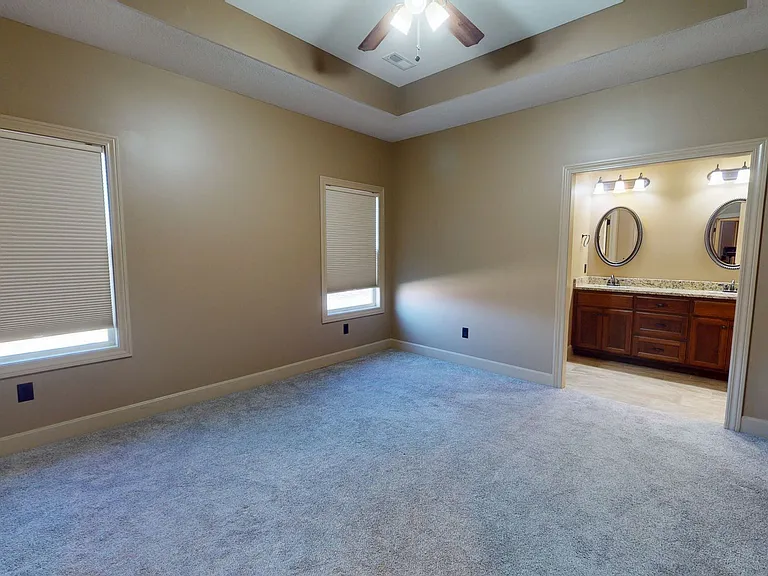 11669 Ridgeway Ct — Photo 13
