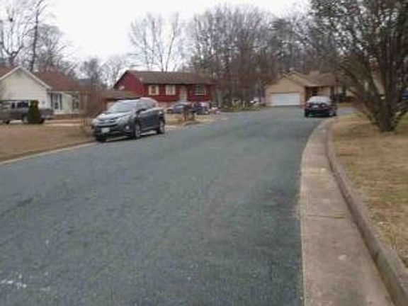 Exterior Neighborhood (street photo)