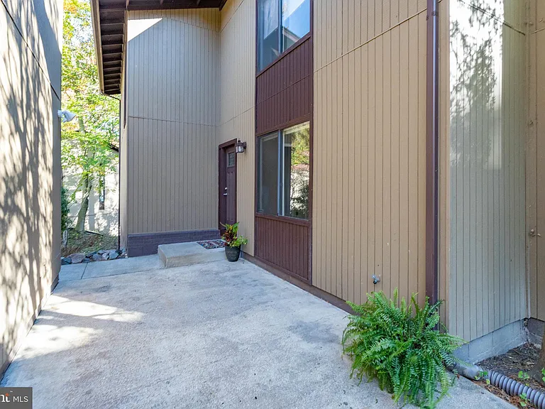 12303 Mulberry Ct — Photo 4