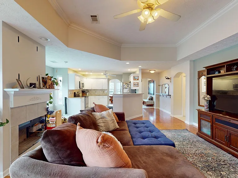 629 Linden Ln — Photo 14