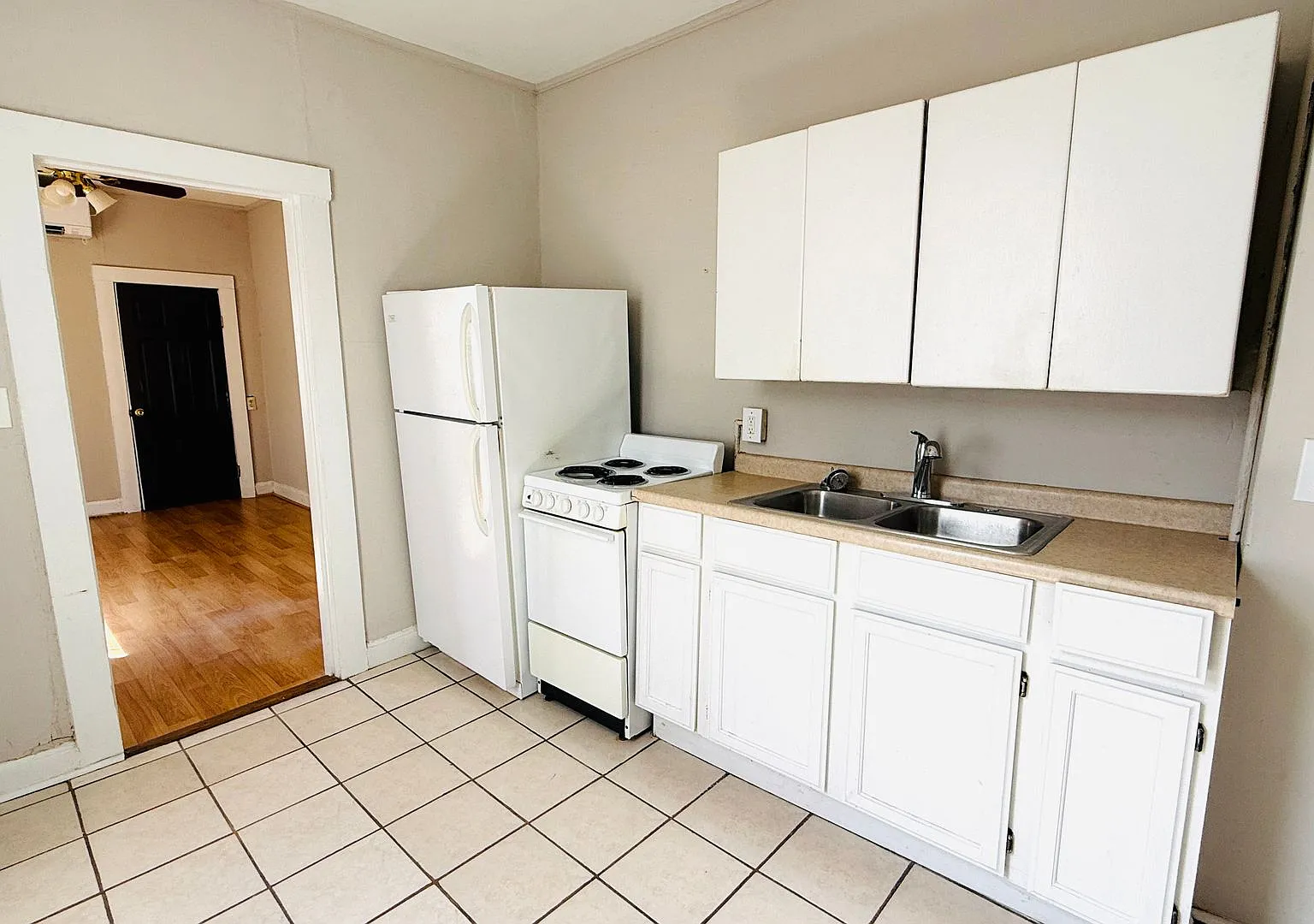 822 West Maxwell — Photo 3