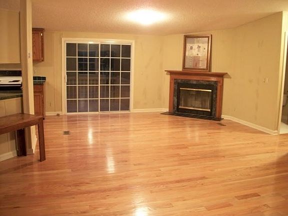 2nd image of 117 Sue Ella Ct