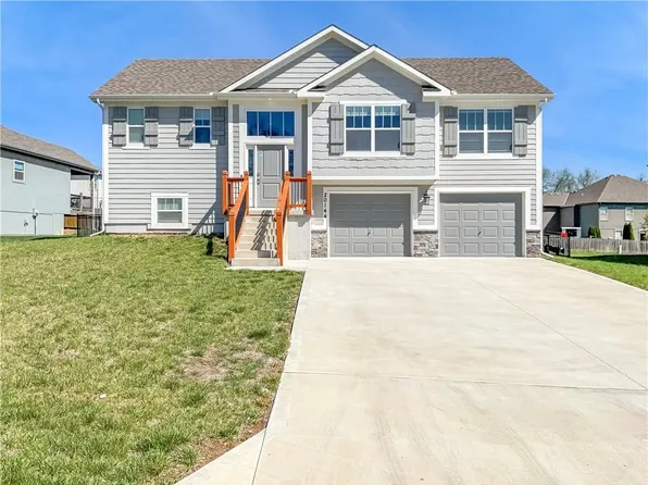 20144 W 221st St, Spring Hill, KS 66083