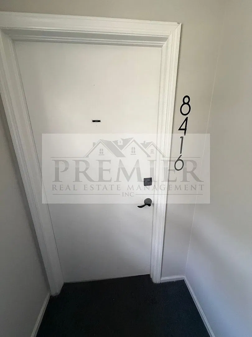 8416 Travis Lane Overland Park KS - Rent 1300 - 2 bed / 1 bath apartment - with open garage space... — Photo 3