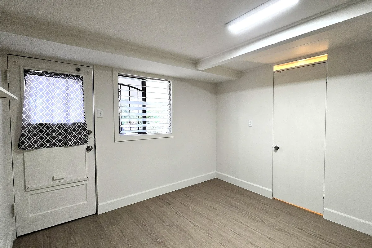 Building Photo - 1708 Nakiu Pl