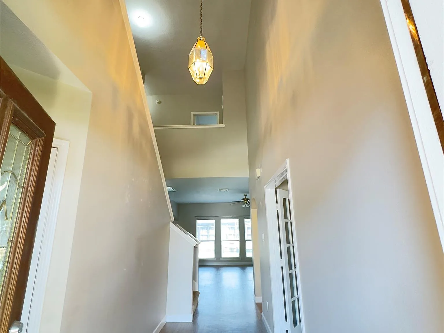 4 bed, 2.5 bath, 2864 sqft, $3,100 — Photo 2
