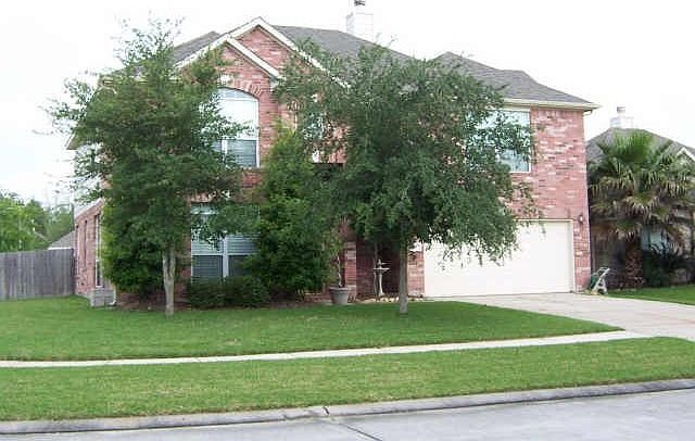 5 bedroom 3 bath corner lot shows well!