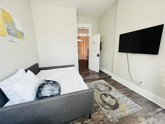 2nd image of 200 S Pikes Peak Ave #3