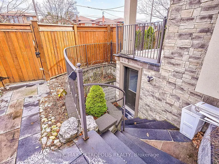 14 Stephen Dr #BASEMENT — Photo 21