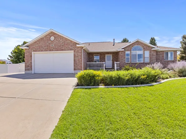 1417 W 1360 N, Clinton, UT 84015