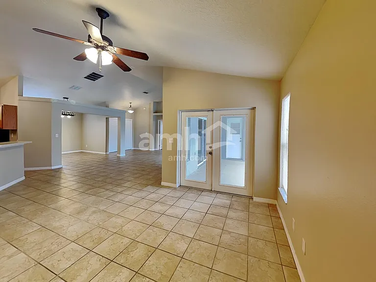 10222 Summer Elm Ave — Photo 7