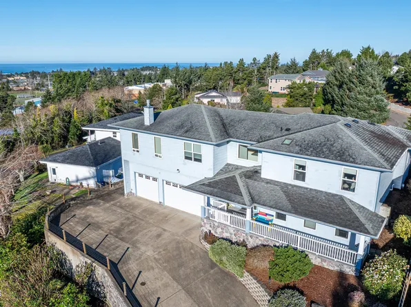 1015 NE 7th Dr, Newport, OR 97365