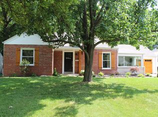 870 Victoria Pl, Saint Louis, MO