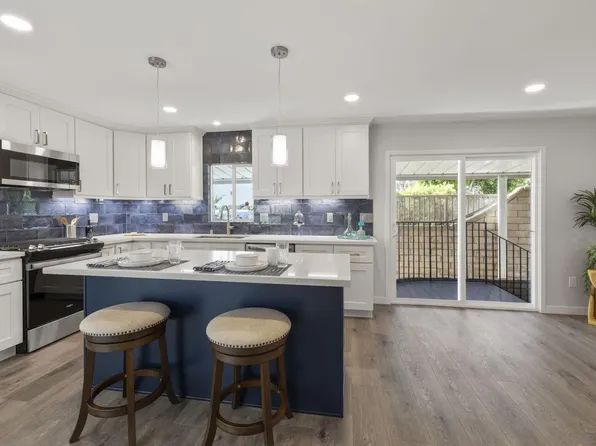 7102 San Bartolo St #11, Carlsbad, CA 92011
