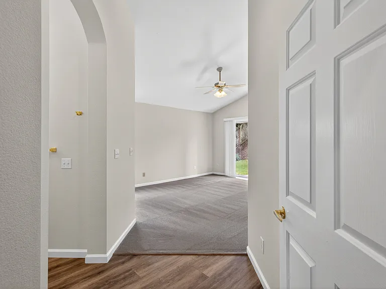104 Flindell Way — Photo 20