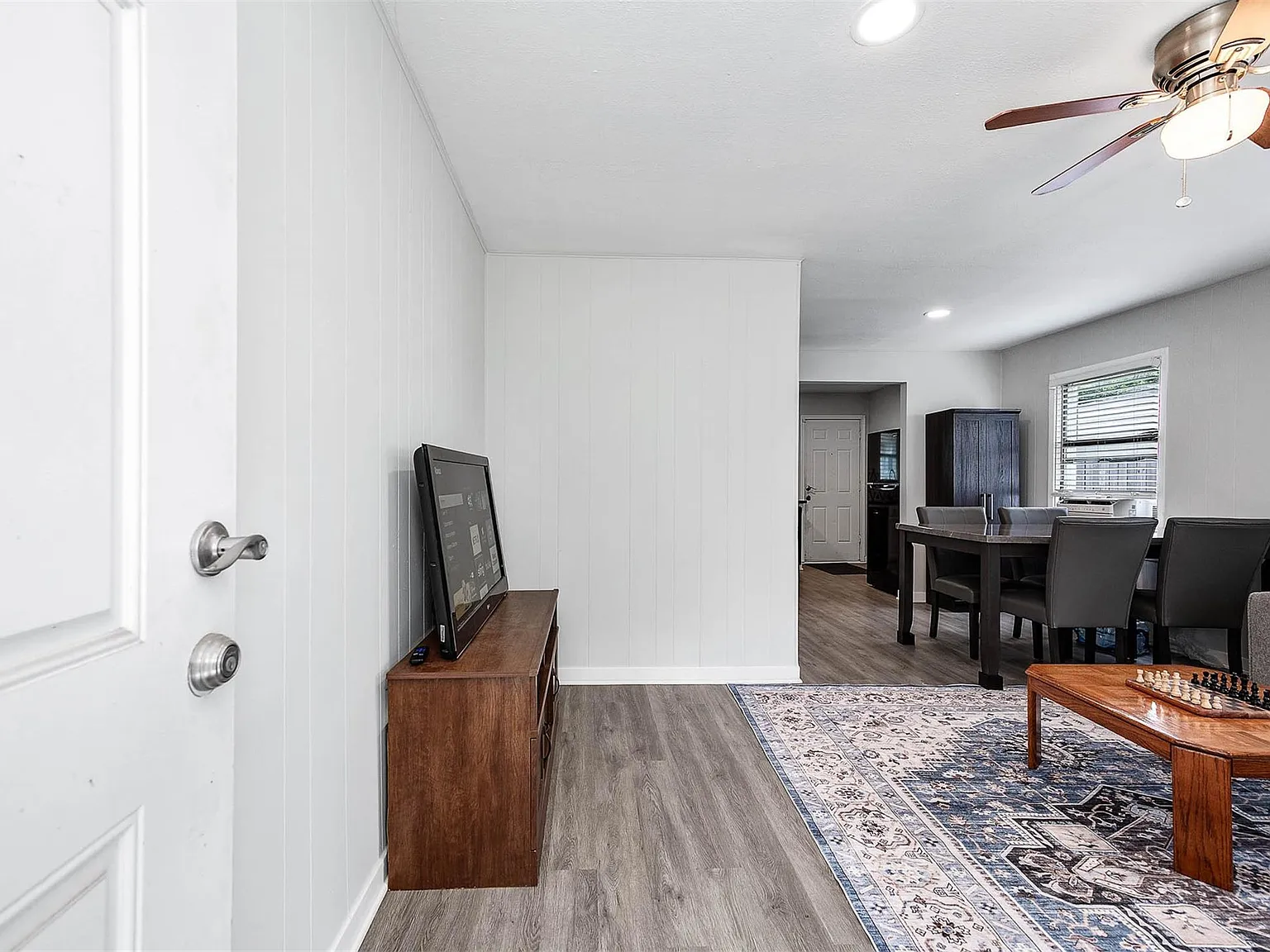 2 bed, 1.0 bath, 923 sqft, $1,650 — Photo 4