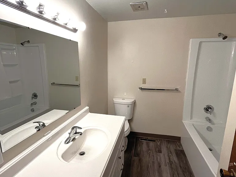 353-359 S White Cloud Dr #4 — Photo 7
